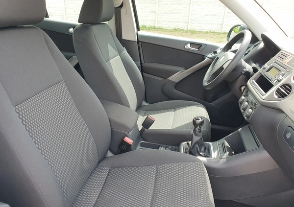 Volkswagen Tiguan cena 29500 przebieg: 194000, rok produkcji 2008 z Kostrzyn małe 704